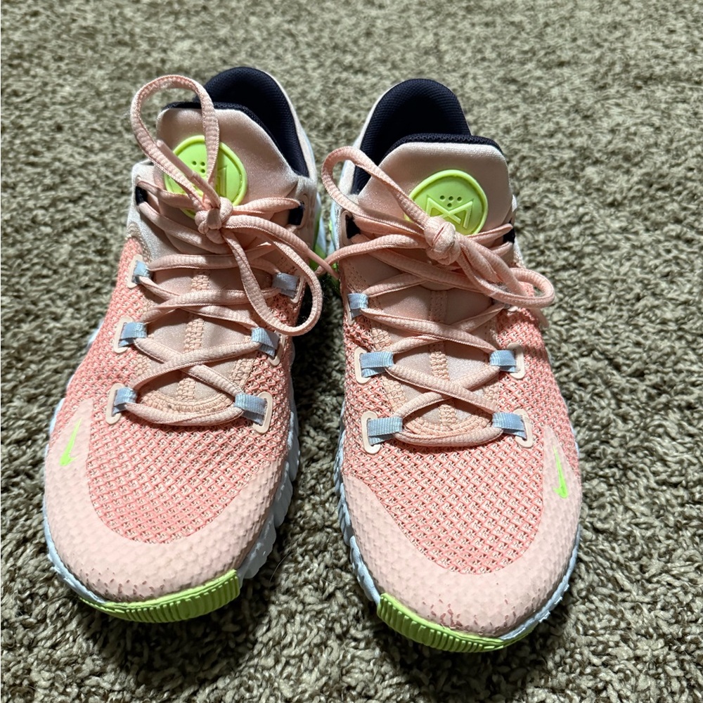 Wmns peach and lime Nike Metcons - Picture 3 of 5